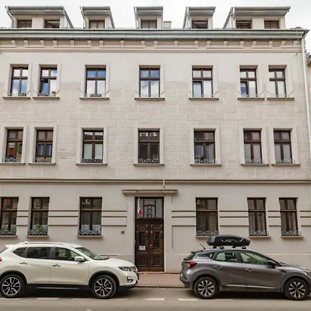 Golden House - Cosy 2 Apartment