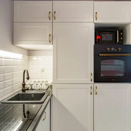 Golden House - Cosy 2 *